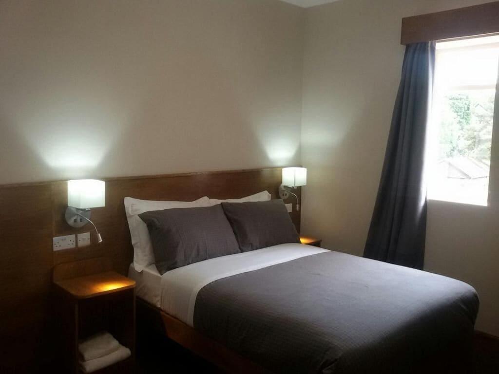 Crosshill House Hotel Глазгоу Екстериор снимка