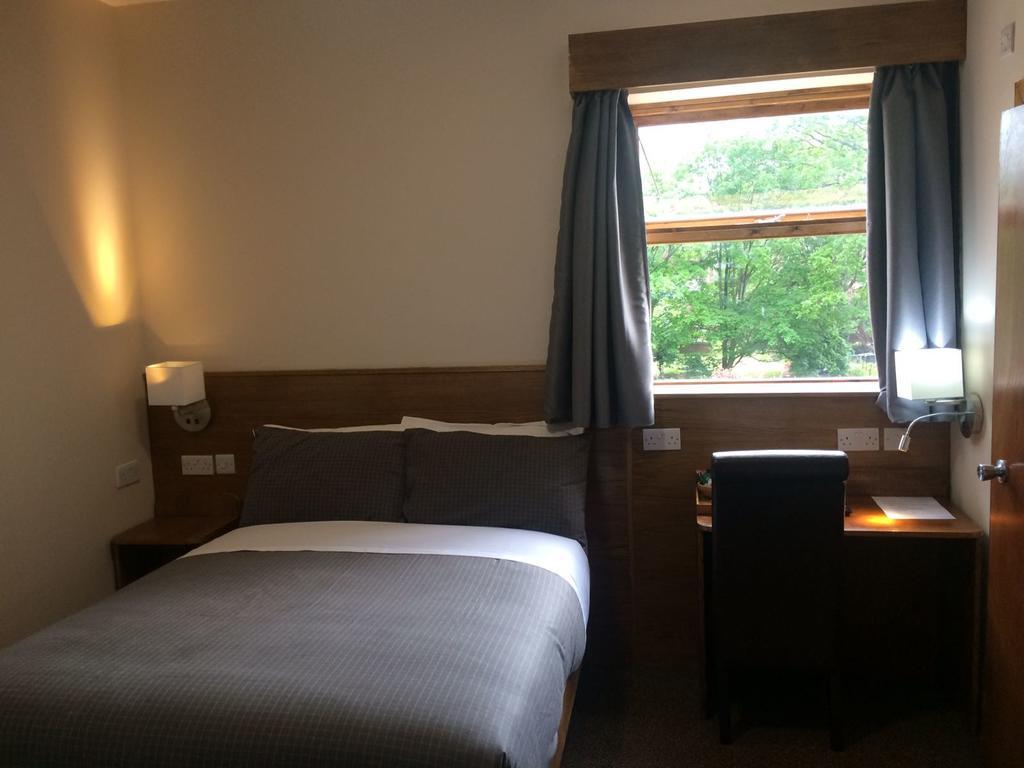 Crosshill House Hotel Глазгоу Екстериор снимка
