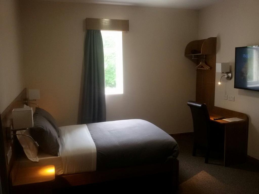 Crosshill House Hotel Глазгоу Екстериор снимка