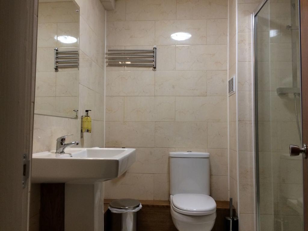 Crosshill House Hotel Глазгоу Екстериор снимка