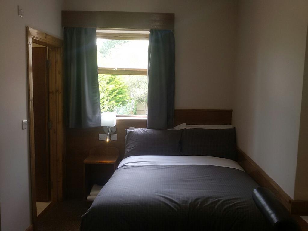 Crosshill House Hotel Глазгоу Екстериор снимка