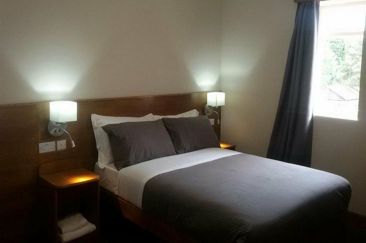 Crosshill House Hotel Глазгоу Екстериор снимка